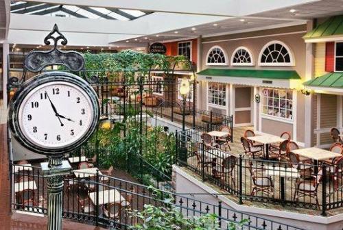 Days-Inn-by-Wyndham-Penn-State-State-College-PA10